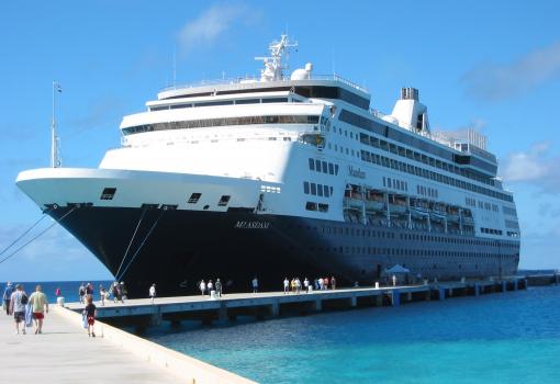 Atracado en Grand Turk (Turk & Caicos) en el Caribe